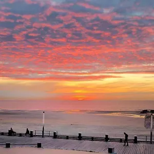 Royal Palace Seaview Apartment Ostende